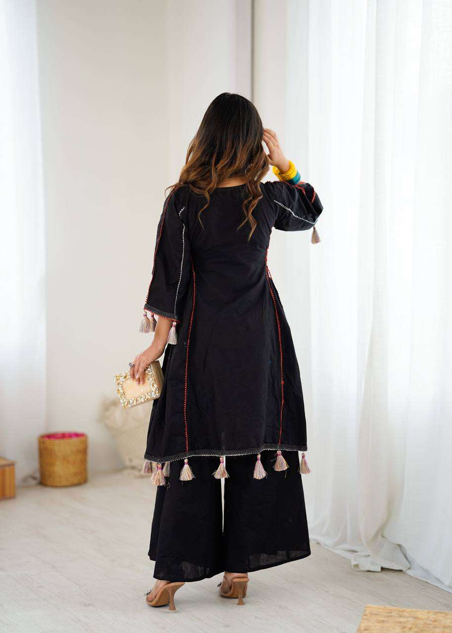 Dandya: Embroidered Co-ord set