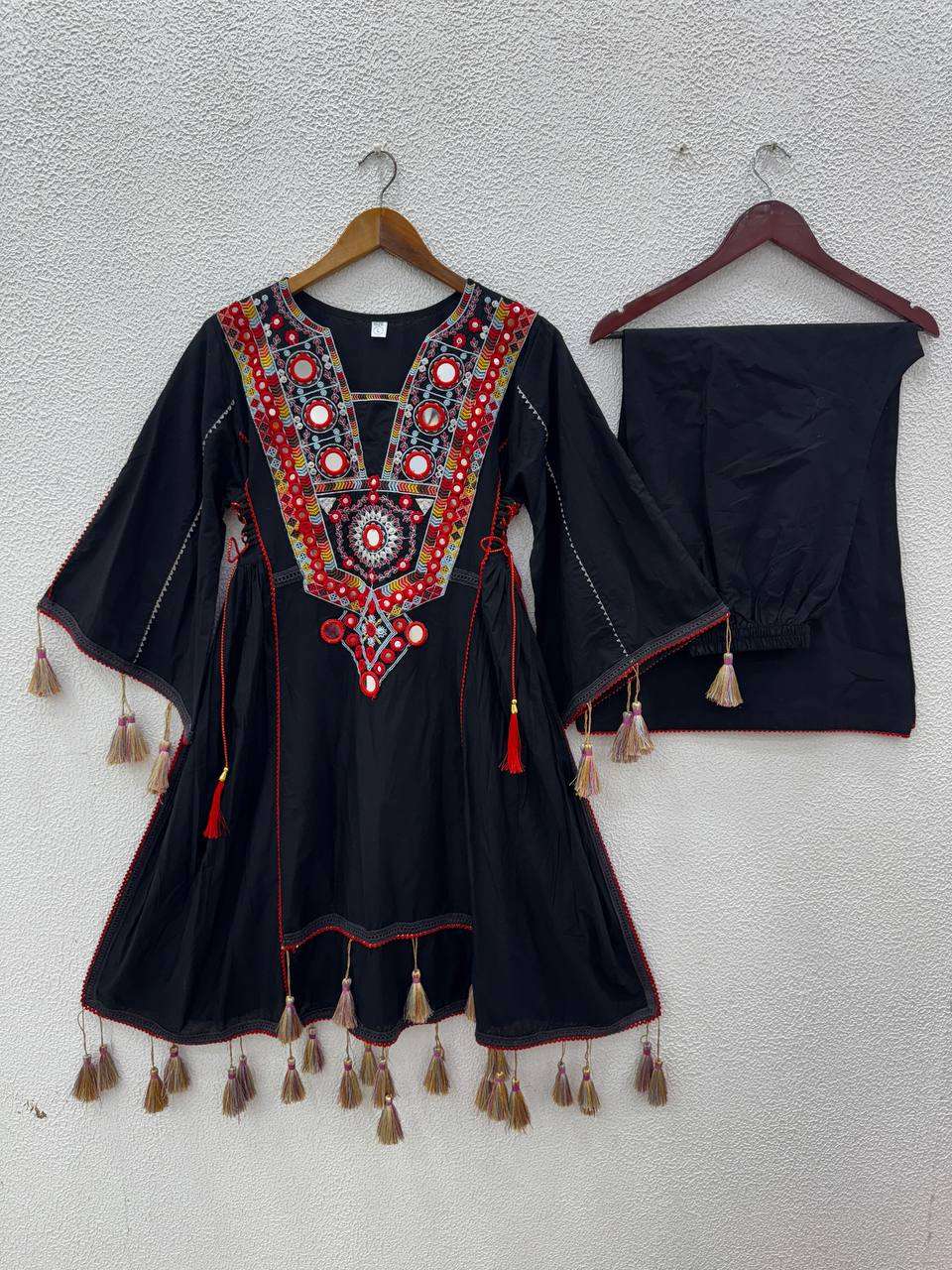 Dandya: Embroidered Co-ord set