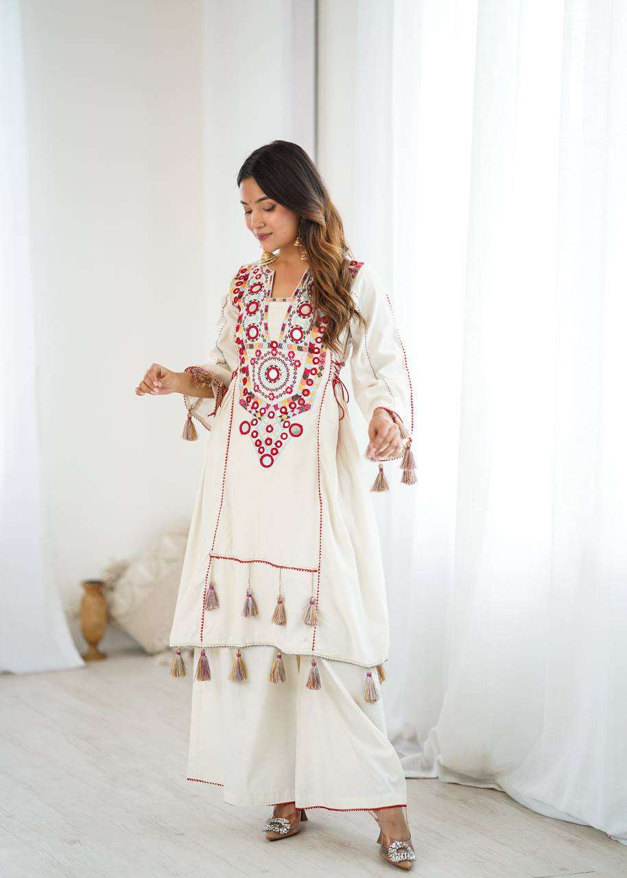 Dandya: White Embroidered Co-ord set