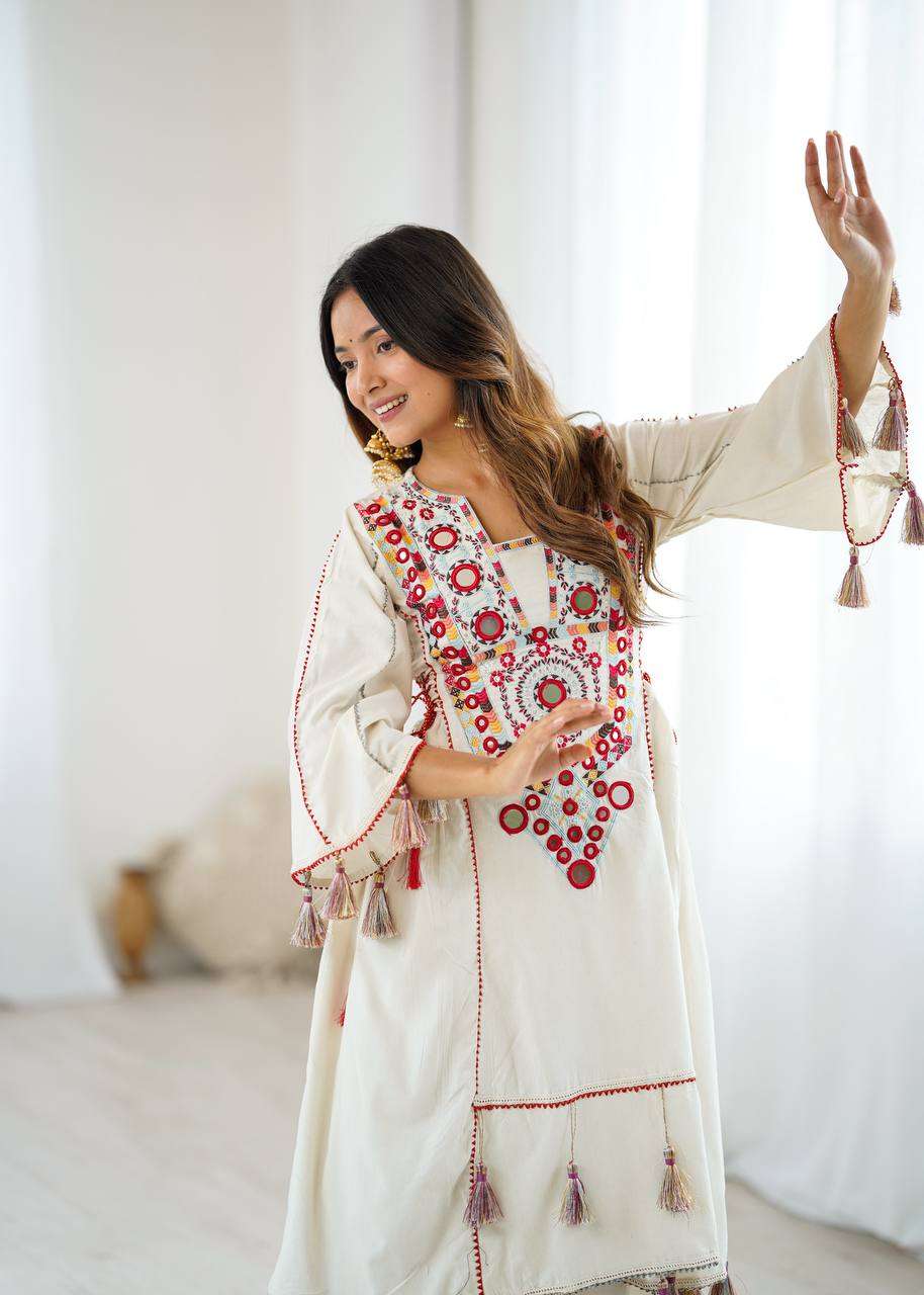 Dandya: White Embroidered Co-ord set