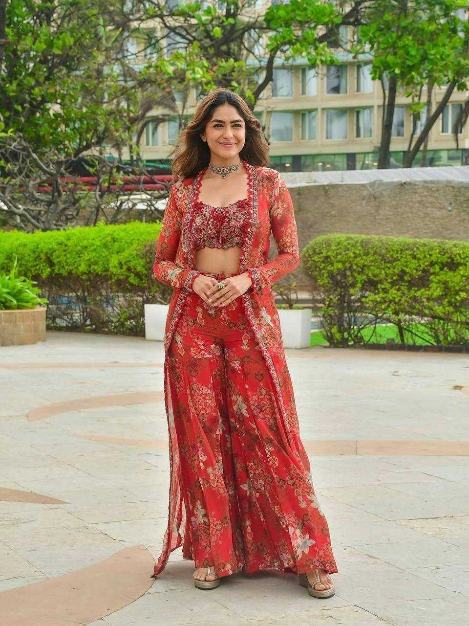 Fusion Phool: Floral indo-western set