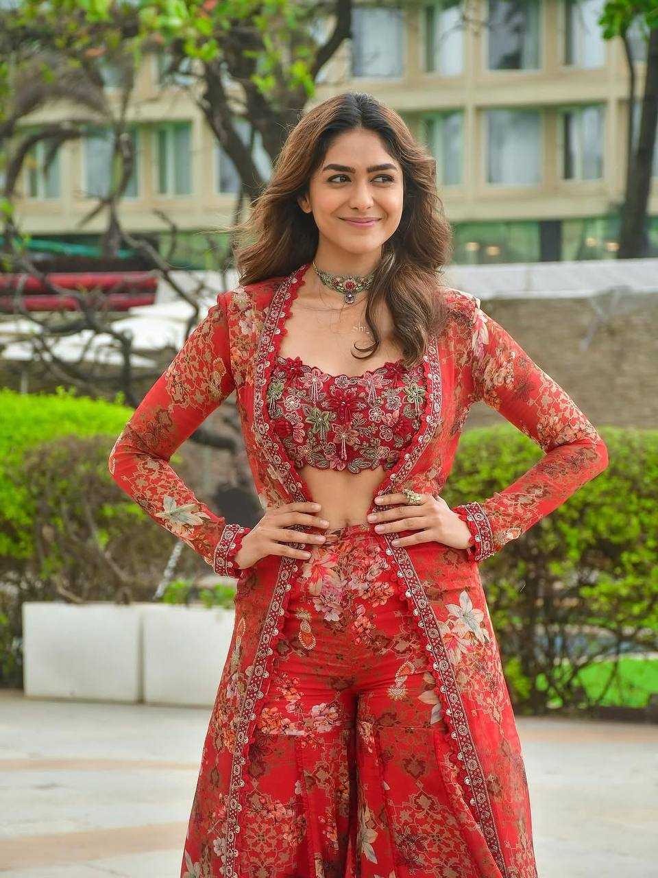 Fusion Phool: Floral indo-western set