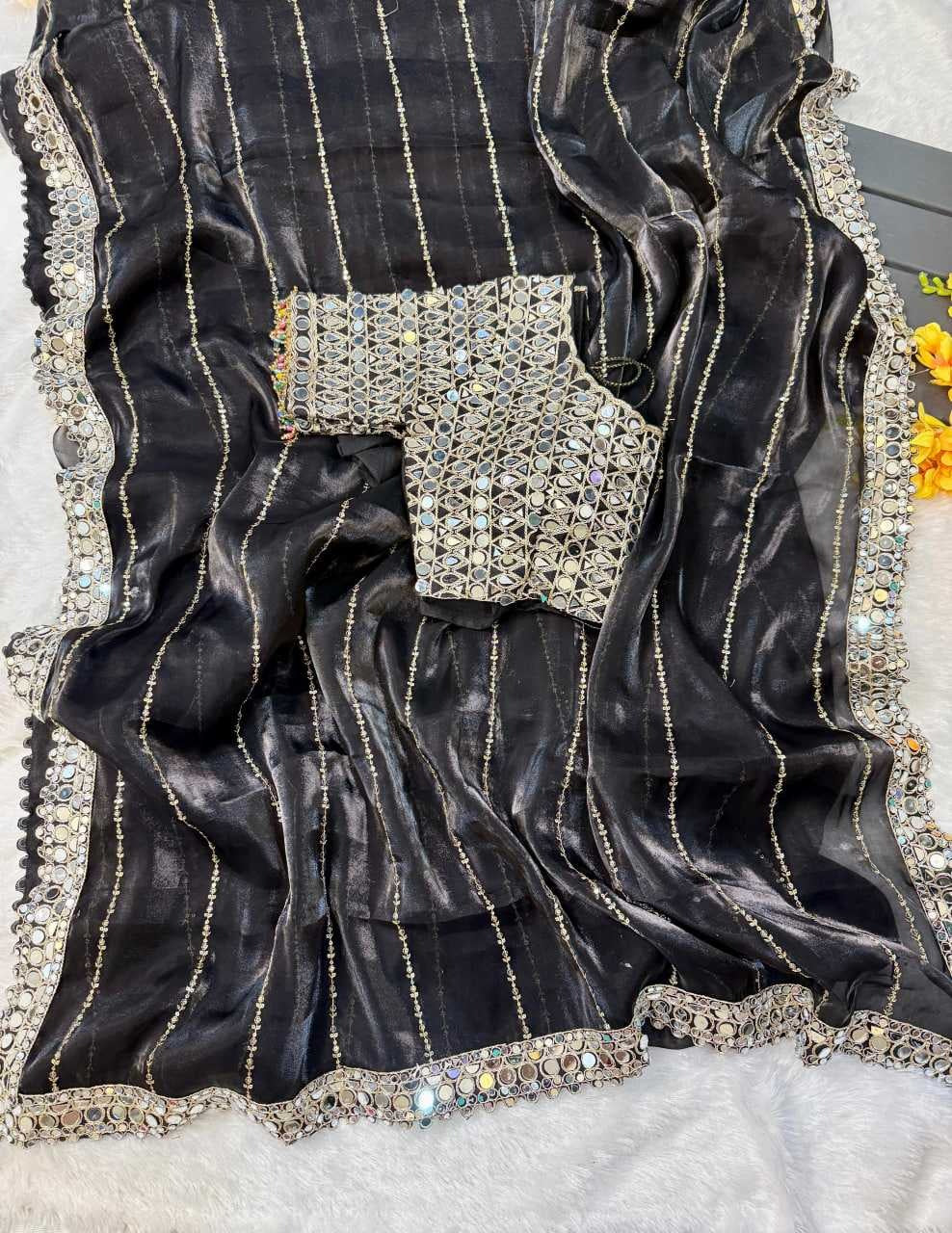 Ziyaara: Mirrorwork saree