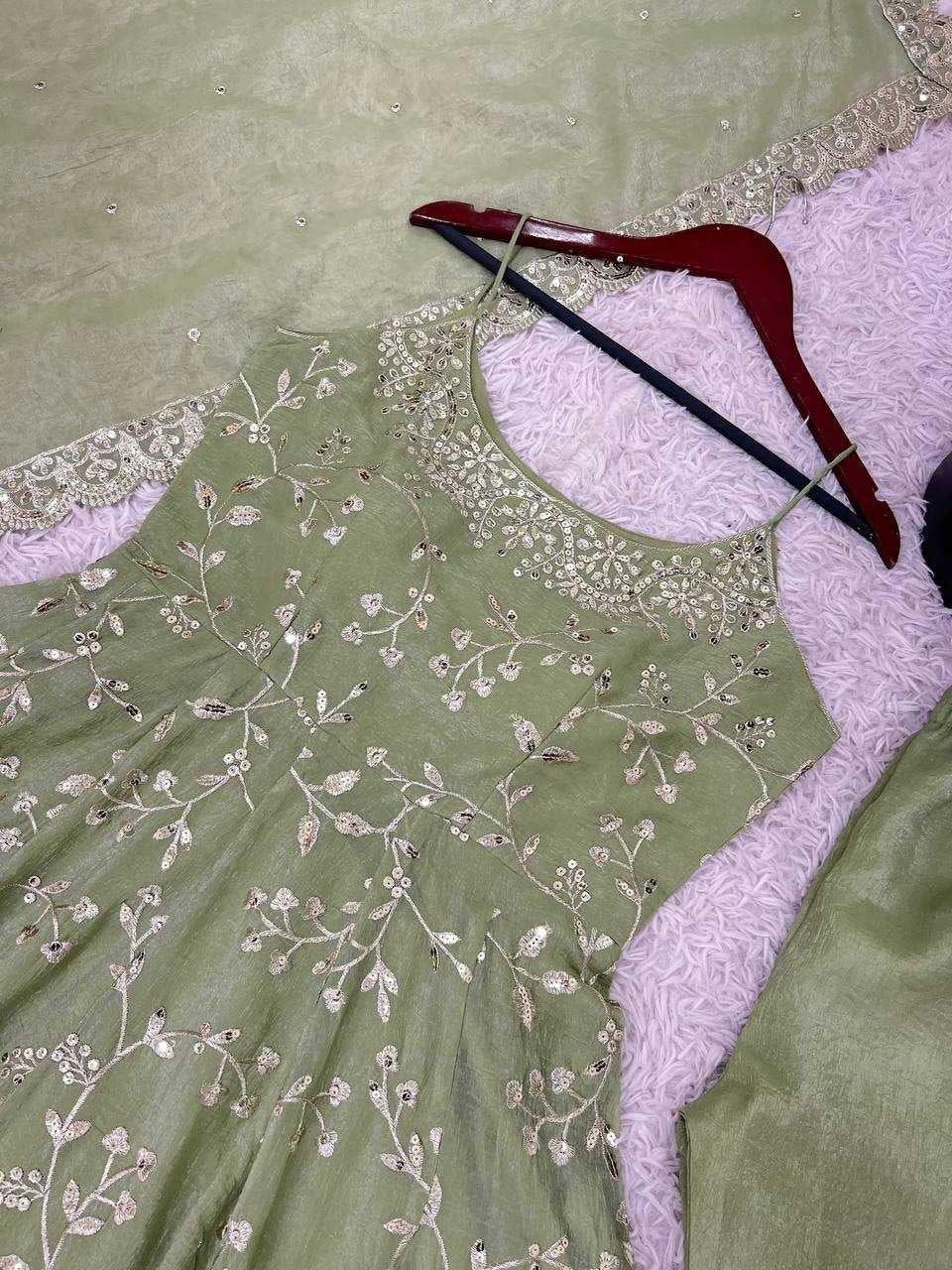 Zayah : Sleeveless Anarkali set